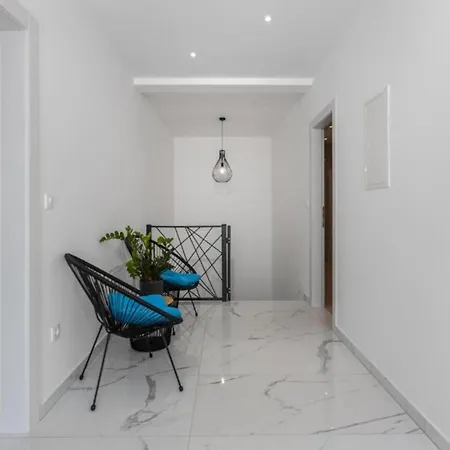 Fran - Four Bedroom With Private Pool *