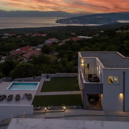 Vila Fran - Four Bedroom With Private Pool