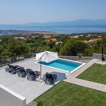 Fran - Four Bedroom With Private Pool *