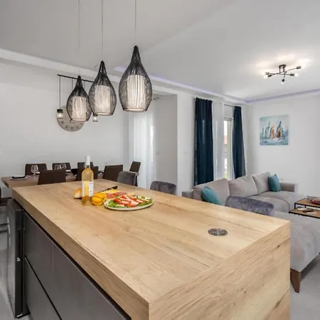 Vila Fran - Four Bedroom With Private Pool