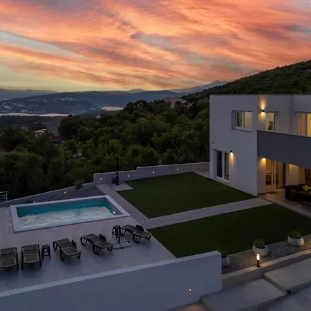 Fran - Four Bedroom With Private Pool * Šmrika