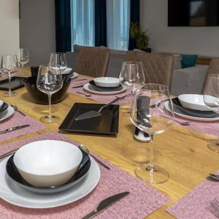 Fran - Four Bedroom With Private Pool Šmrika