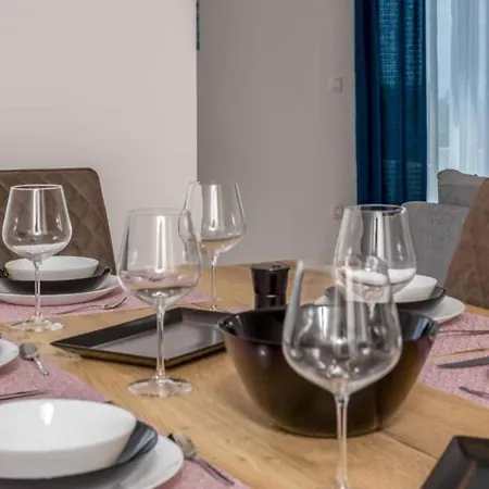 Fran - Four Bedroom With Private Pool Šmrika