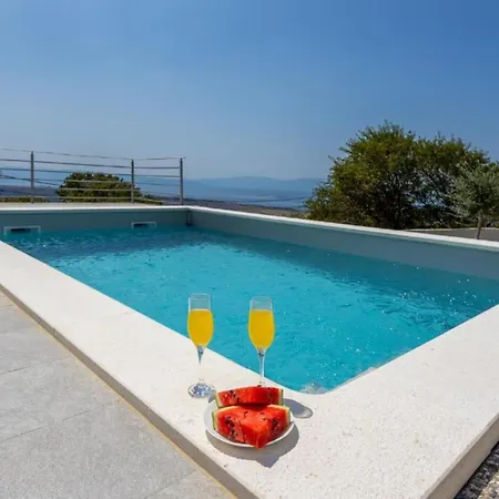 Vila Fran - Four Bedroom With Private Pool