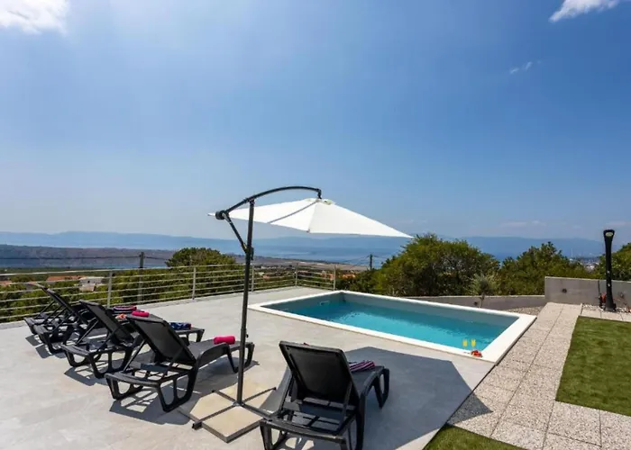 Fran - Four Bedroom With Private Pool ヴィラ *