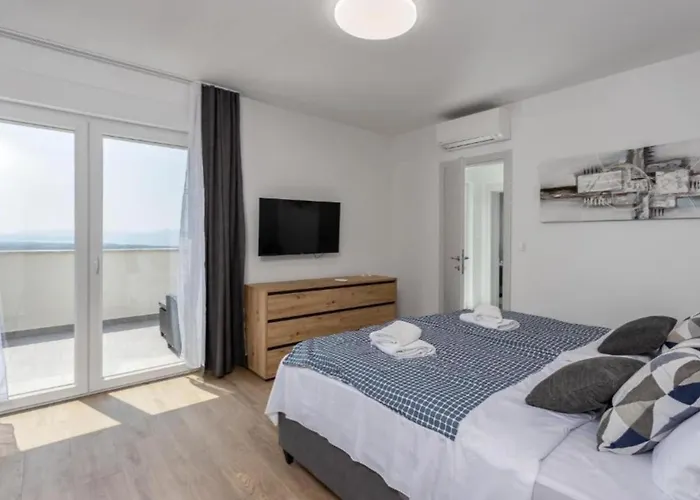 Fran - Four Bedroom With Private Pool ヴィラ *