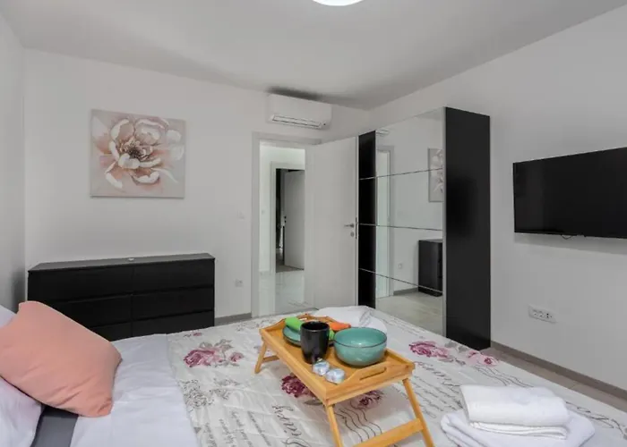 Fran - Four Bedroom With Private Pool