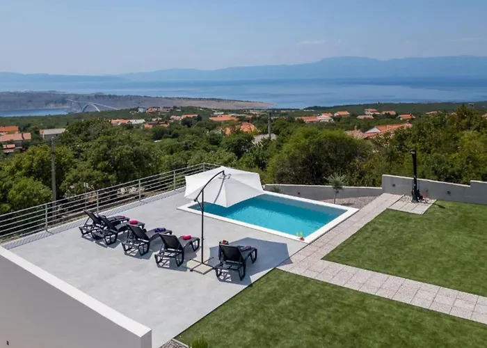 Fran - Four Bedroom With Private Pool *