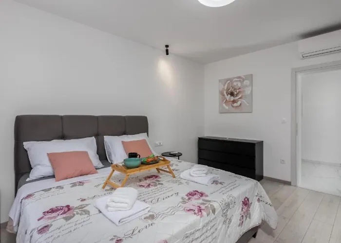 Fran - Four Bedroom With Private Pool ヴィラ