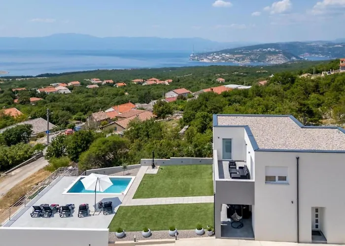 Fran - Four Bedroom With Private Pool ヴィラ Šmrika