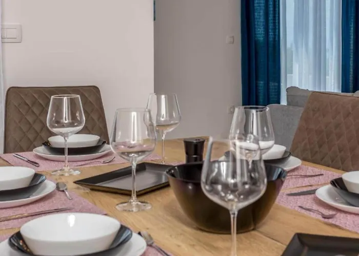 Fran - Four Bedroom With Private Pool Šmrika