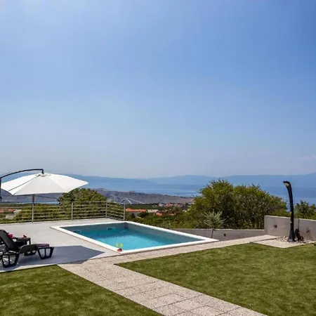 Fran - Four Bedroom With Private Pool Vila *
