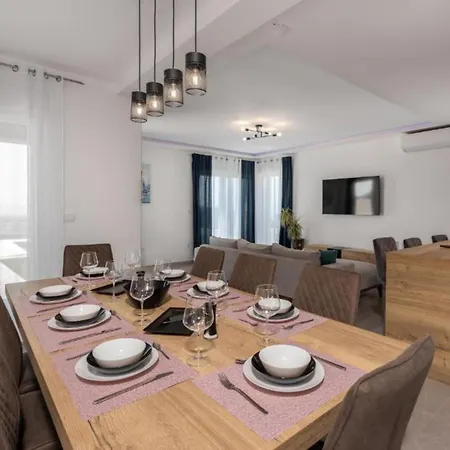 Vila Fran - Four Bedroom With Private Pool *